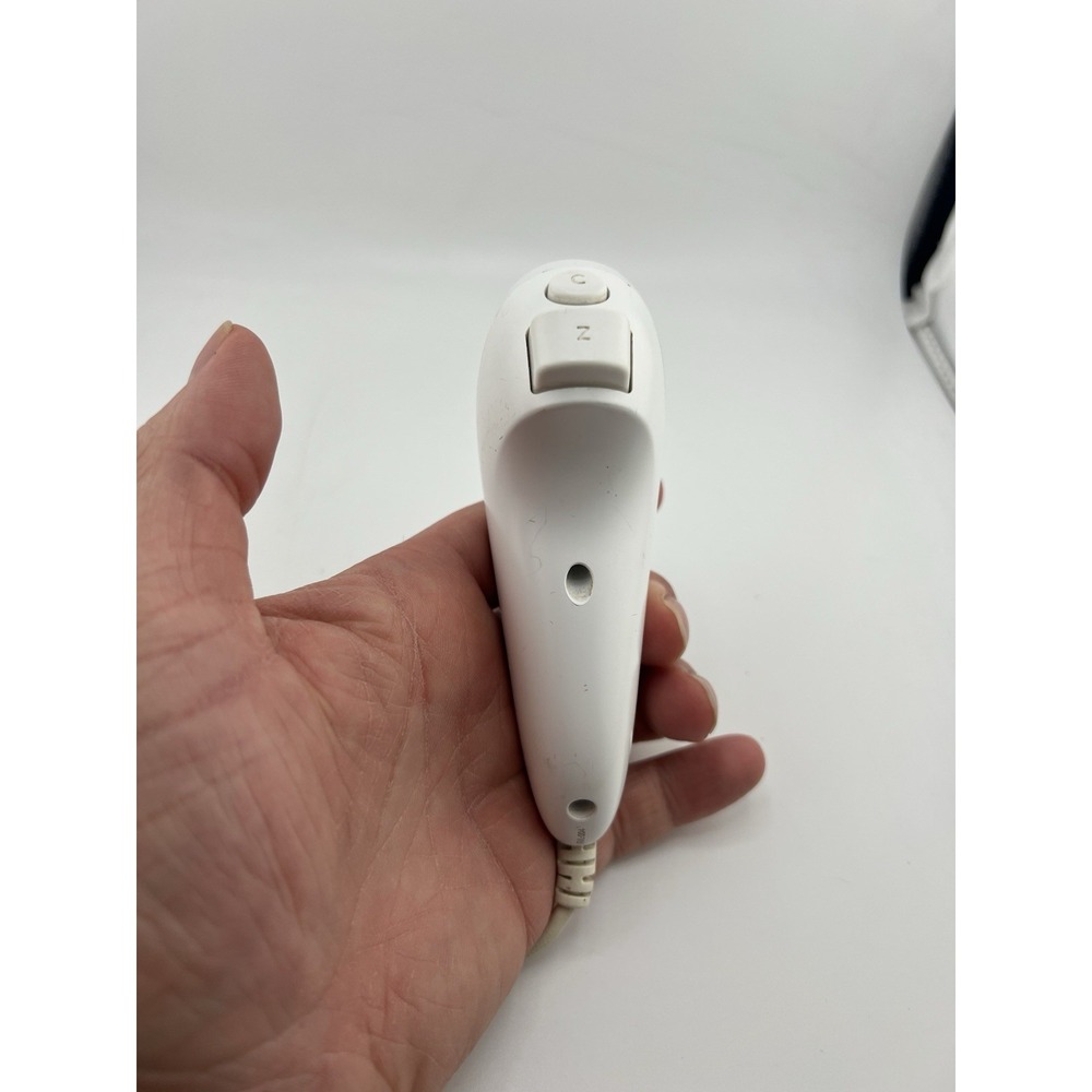 Nintendo‎ Wii OEM RVL-003 White Controller w/ Nunchuck & Sleeve Bundle Tested - Picture 13 of 14